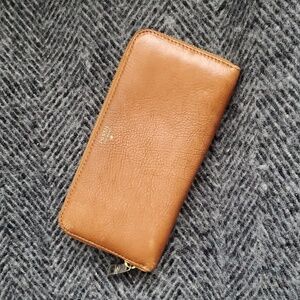 Fossil Sydney Cognac Zip Around Leather Wallet | Classic Timeless Clutch